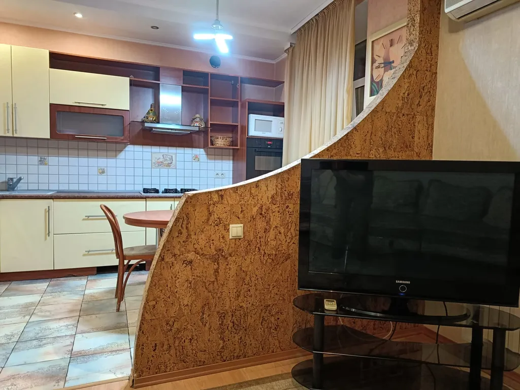 Вода всегда, просторная в центре возле Набережной