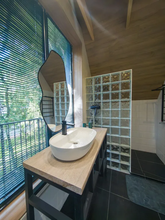 Двухуровневые апартаменты в тихом пространстве