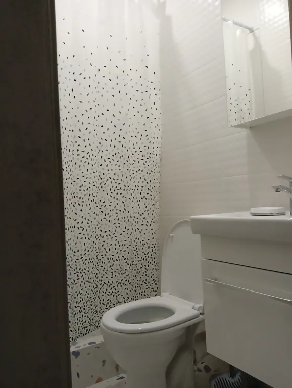 Уютная, светлая студия с панорамными окнами