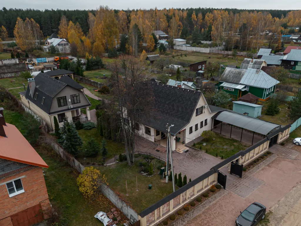 Дом с сауной и бассейном