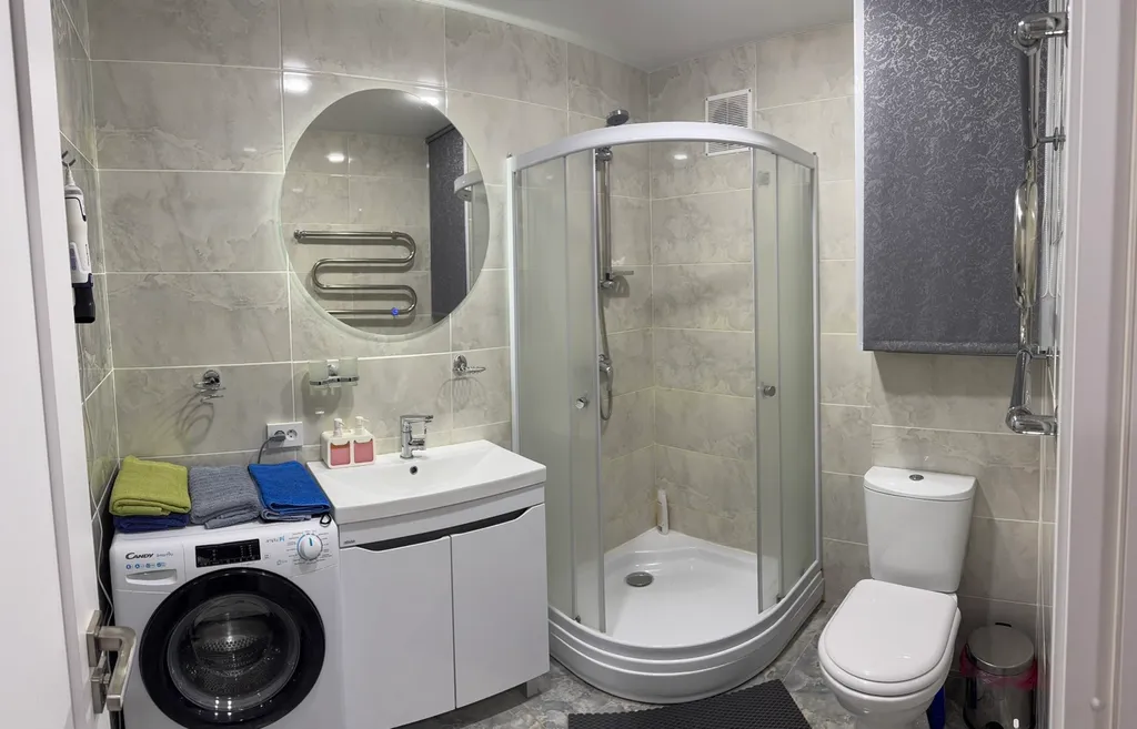 Новая трехкомнатная квартира в самом центре с видом на площадь Победы