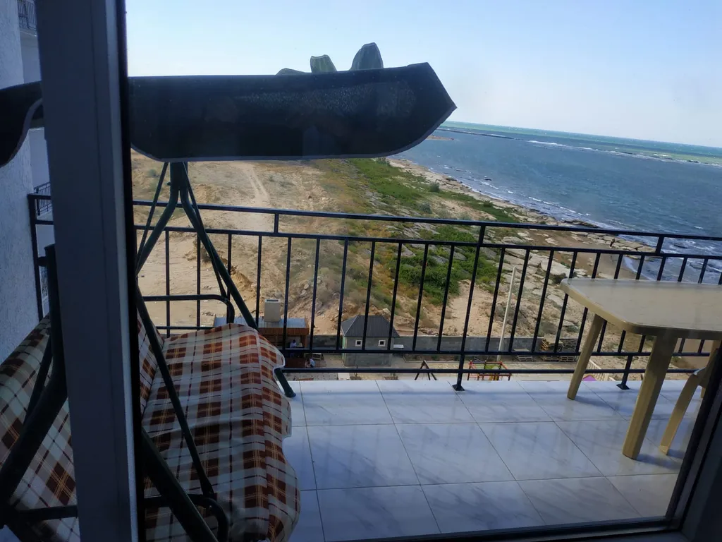 1-комнатная квартира студии с видом на море