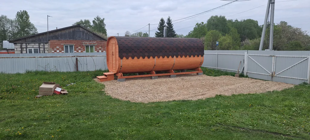 Дом в деревне с баней