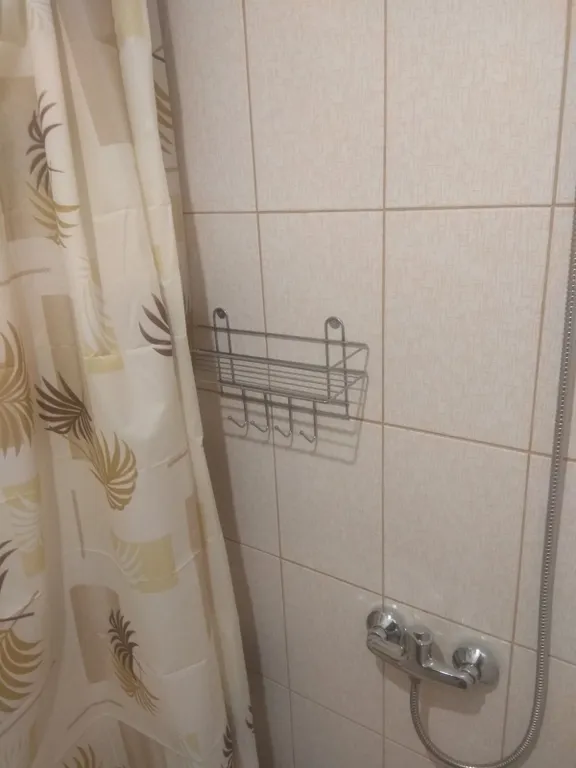 Уютный домик с собственным двором и видом на море, душ и туалет в доме