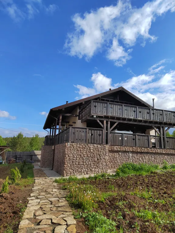 Дом коттедж с дизайнерским ремонтом — аренда посуточно в Реж