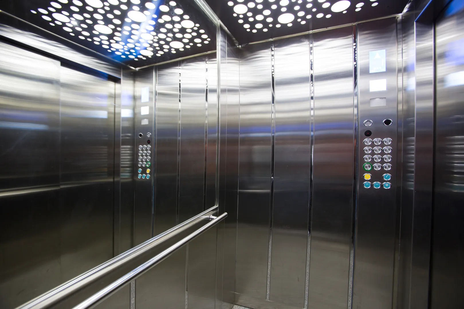 Лифт.