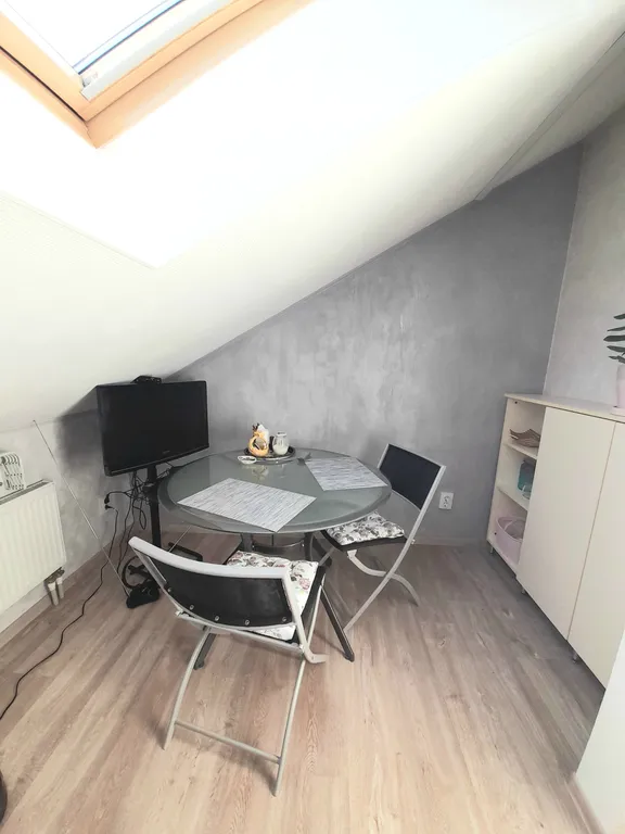 Квартира Квартира Уютная студия в мансарде рядом с Амалиенау — Калининград