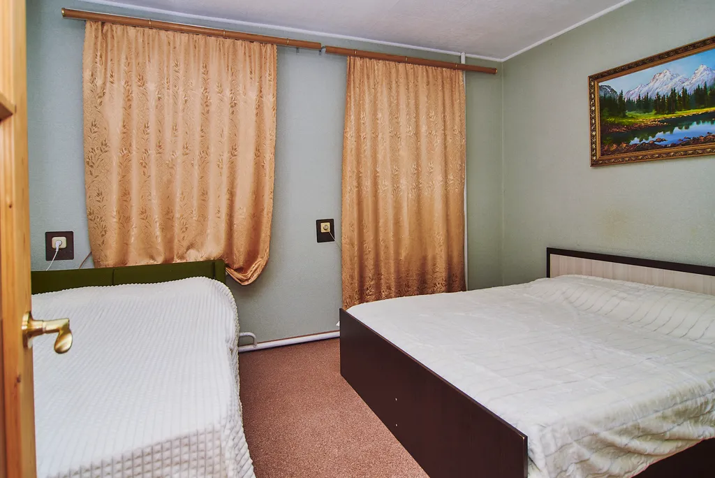 Домик с кроликами у нарзанного источника