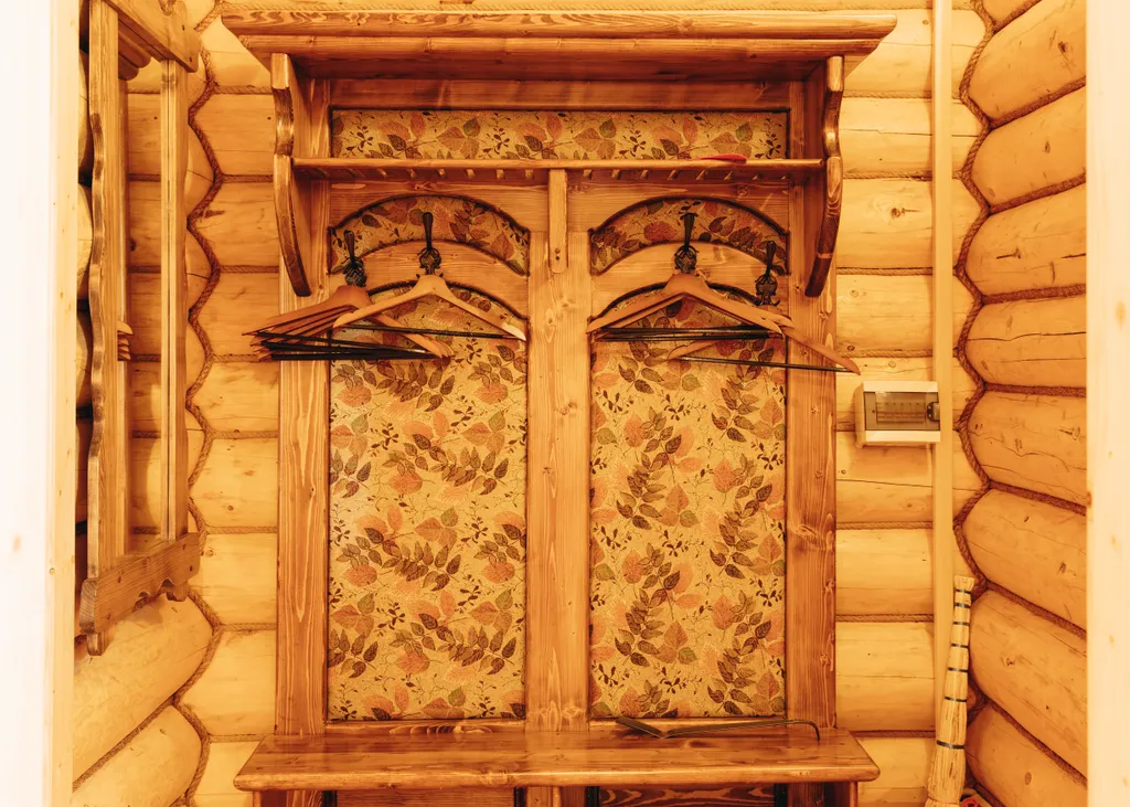 Дом рядом с озером