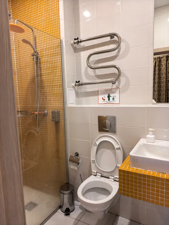 Двухэтажный дом на Банном