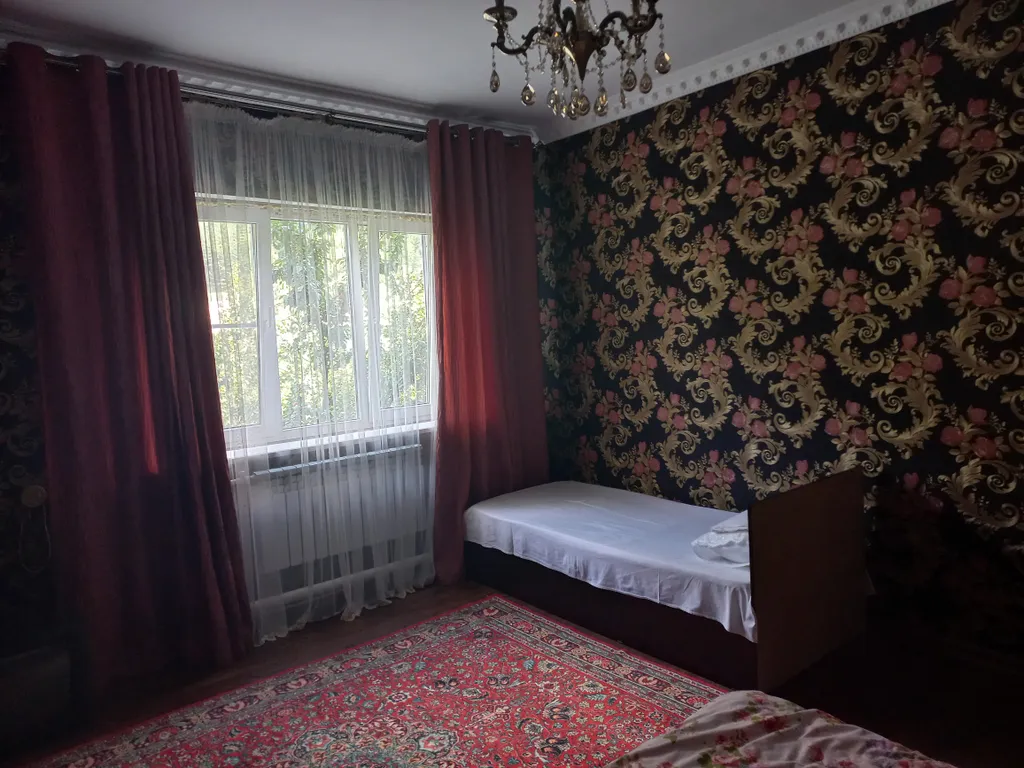 Трёхместный с видом на горы