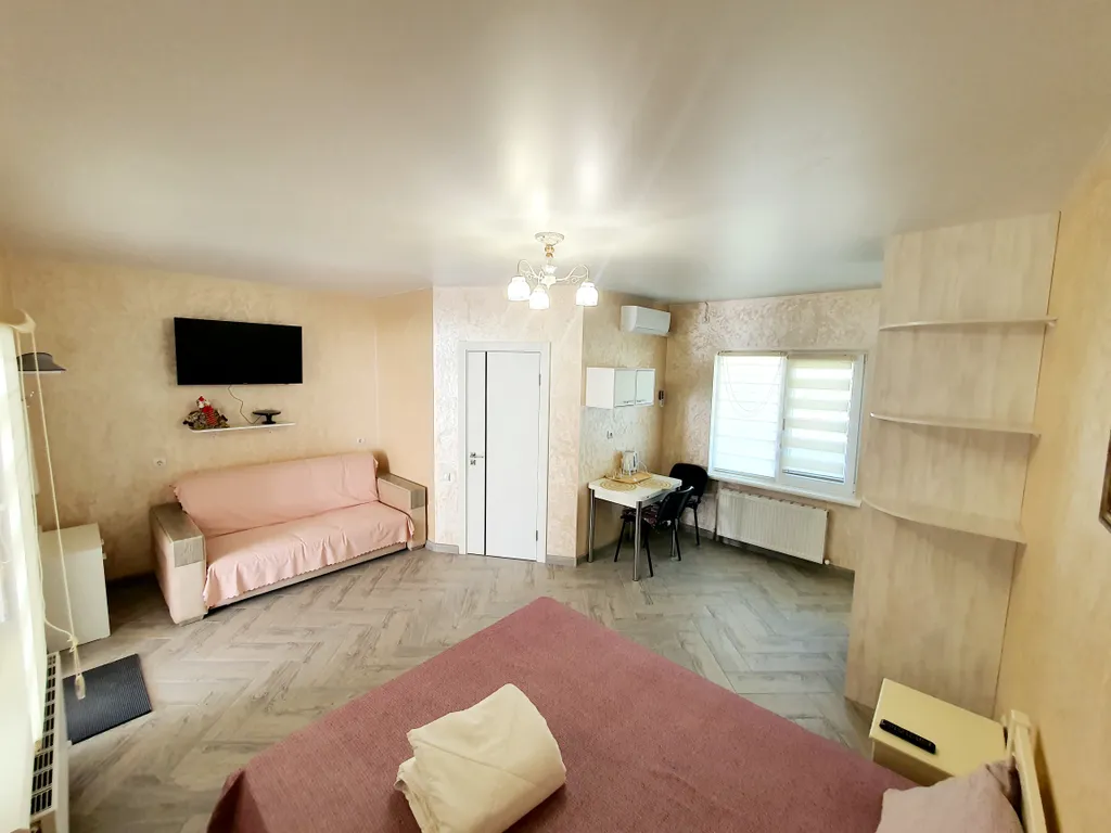 Номер-комфорт с большой террасой с видом на озеро Абрау