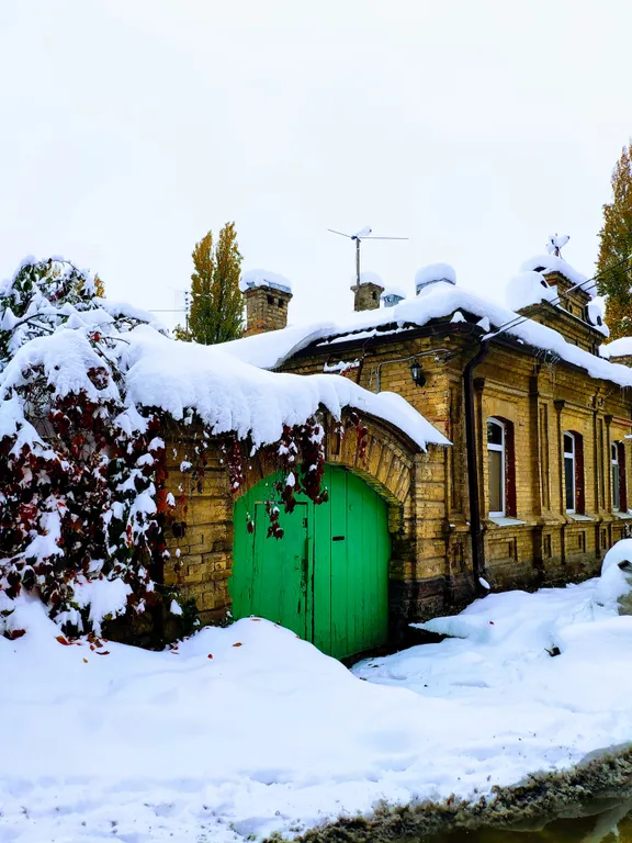 Коттедж Дом с двумя спальнями и двориком в историческом центре — Пятигорск