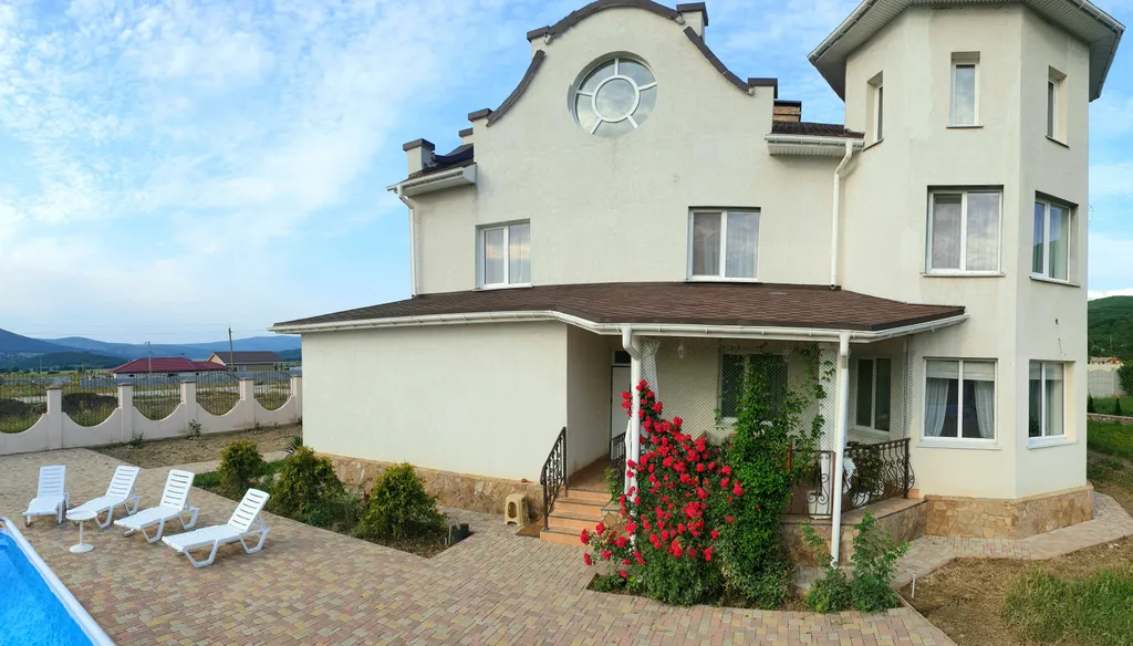 Дом среди гор в Байдарской долине Эвимиз