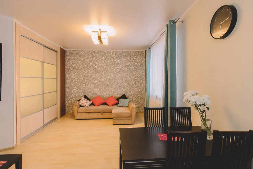 Квартира на пер. Базарный, 12 рядом пл. Ново-Соборная — аренда посуточно в Томск