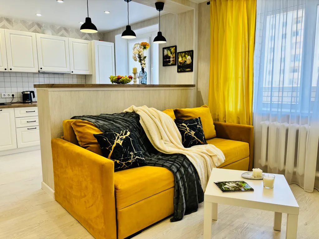 Светлая студия