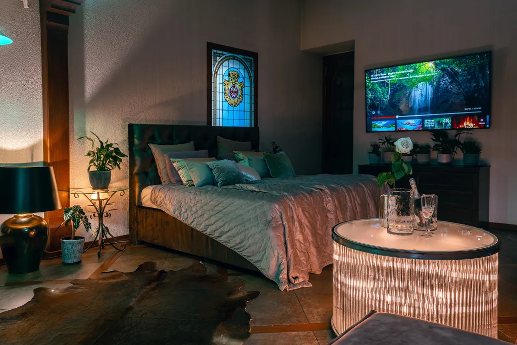 Премиальная двухуровневый номер со Спа зоной