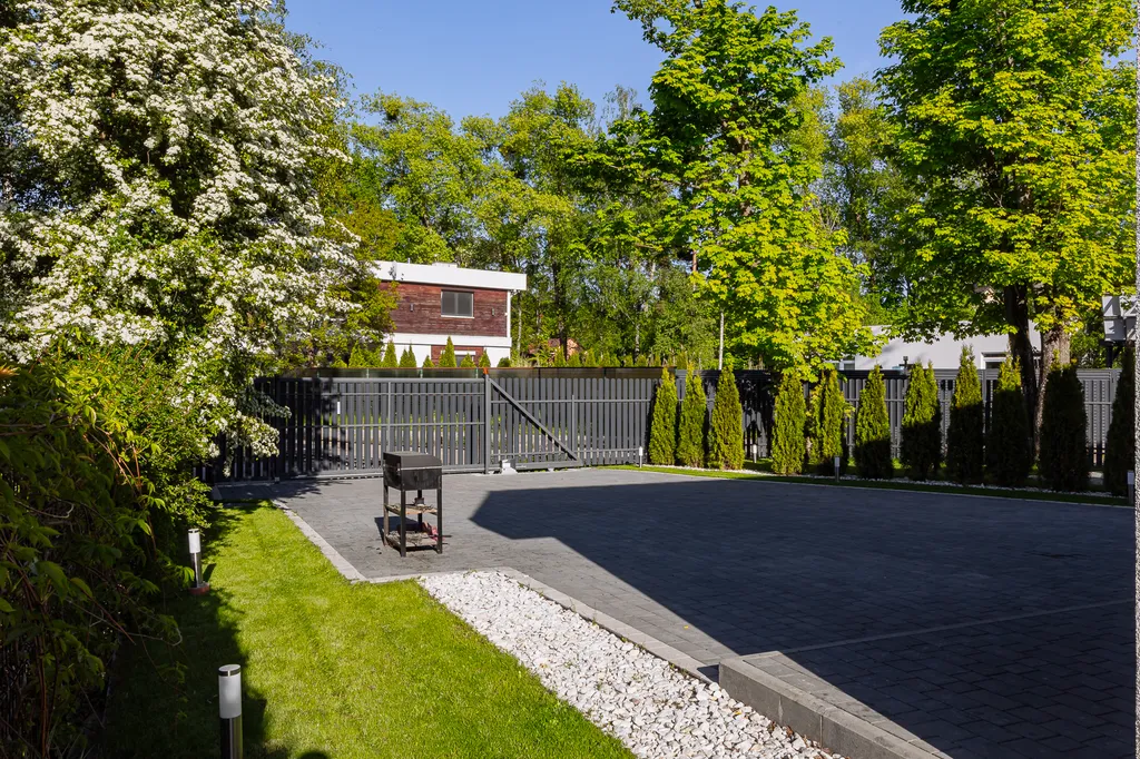 Уютный домик с видом на море