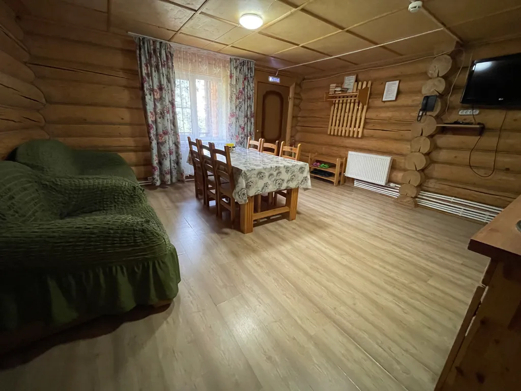 Дом на берегу озера Селигер