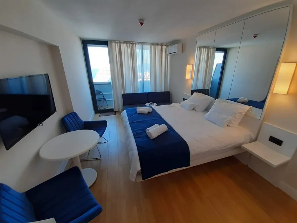 Апартаменты орби сити с видом на море на первой линии от моря