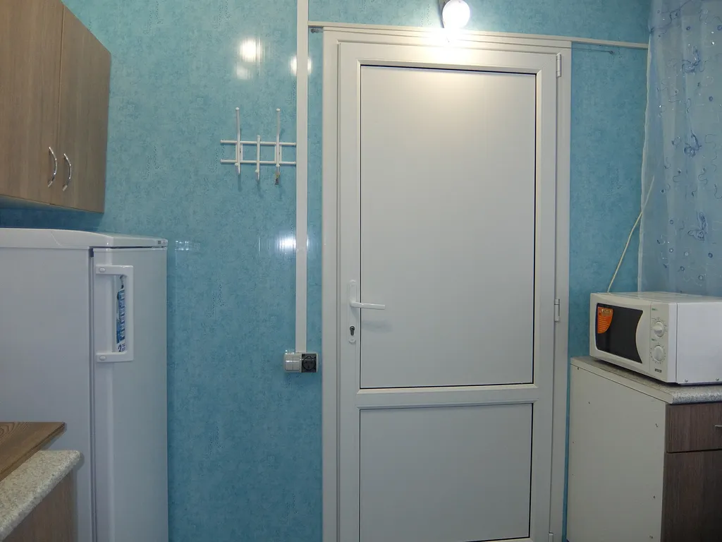 Домик со своей огороженной территорией, проживание без хозяев