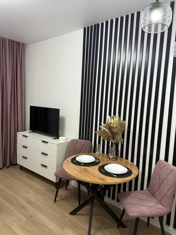 Студия с дизайнерским ремонтом