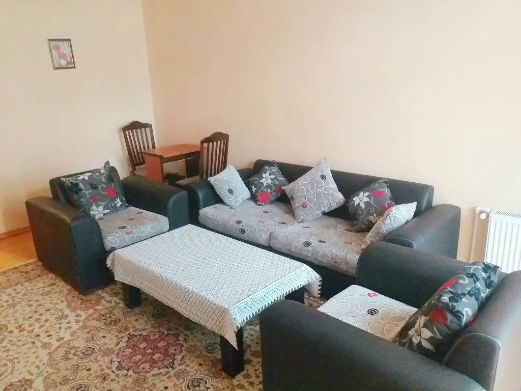 Квартира в центре, в старинном архитектурном доме