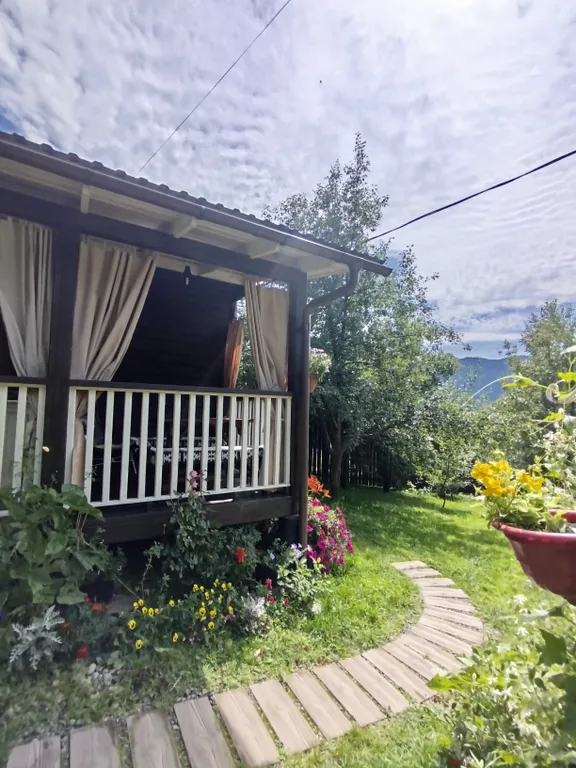 Домик в саду