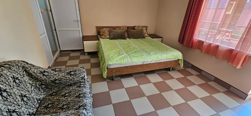 Номер рядом с лесом