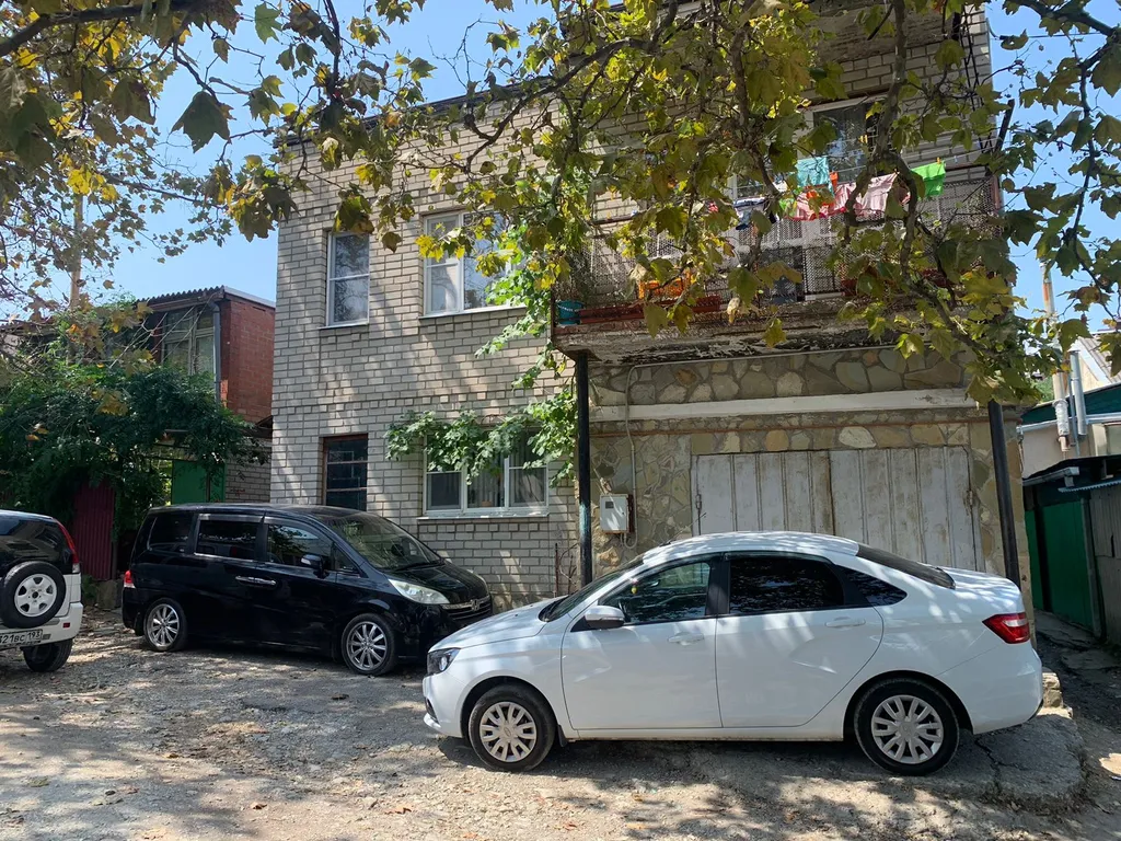 Коттедж Домик в квартале от моря — Геленджик