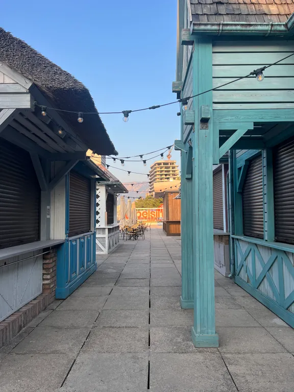 Апартаменты в вечнозелёном парке у моря