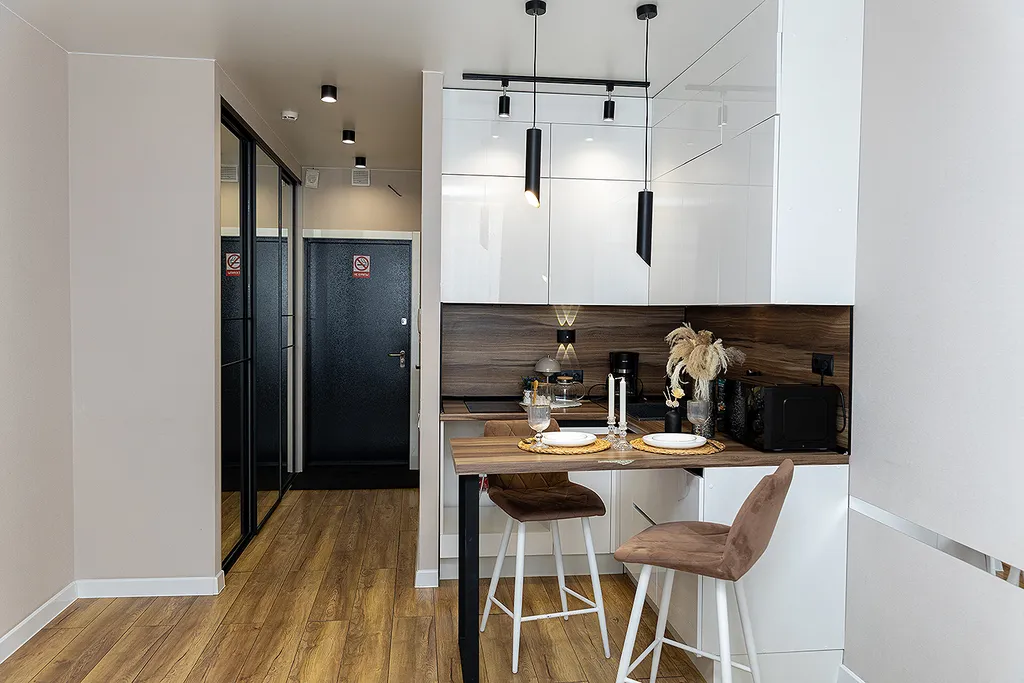 Студия в новом доме рядом с кадетским корпусом