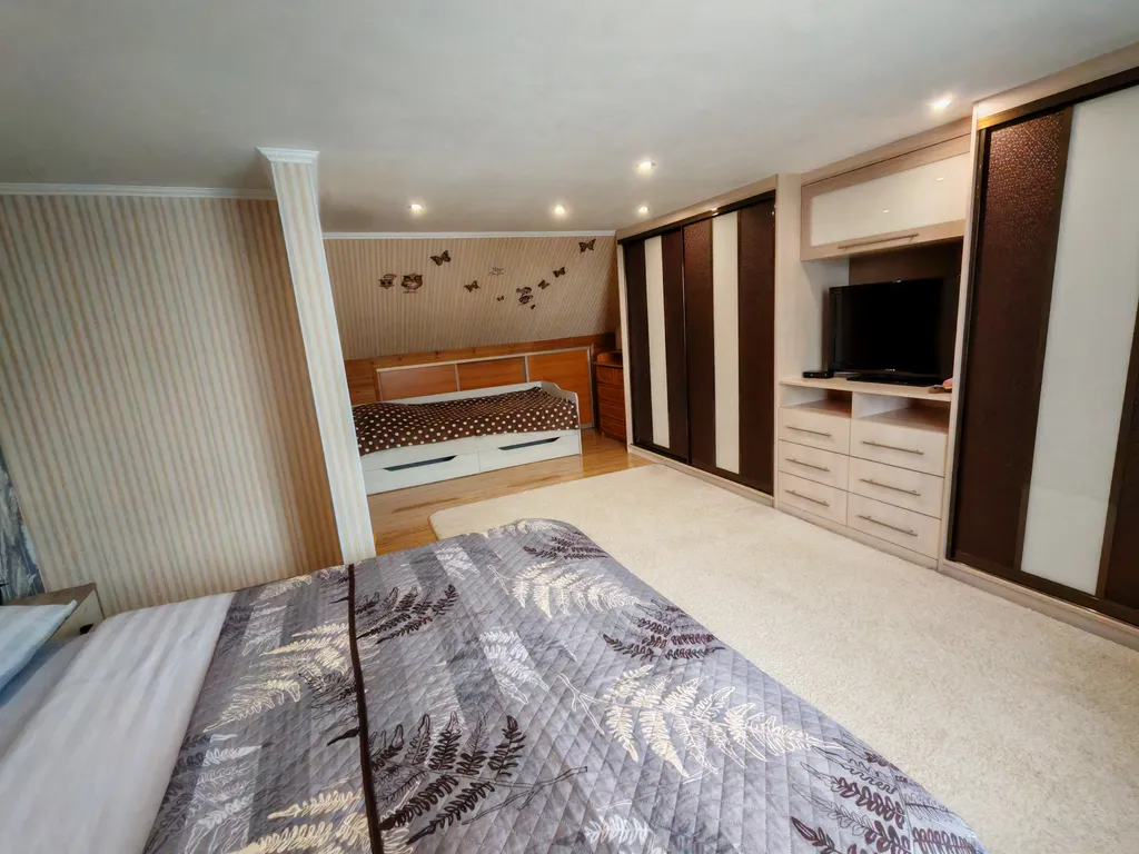 Уютный домик с баней рядом с центром города