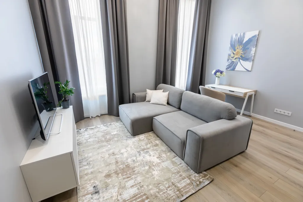 Вид на Неву, новый ремонт