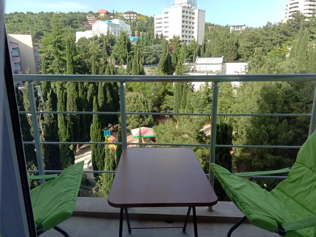 Современная квартира в Алуште на 1-й линии от моря