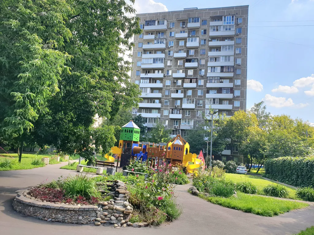 Квартира Уютная квартира рядом с метро ВДНХ в тихом зелёном дворе с парковкой — Москва