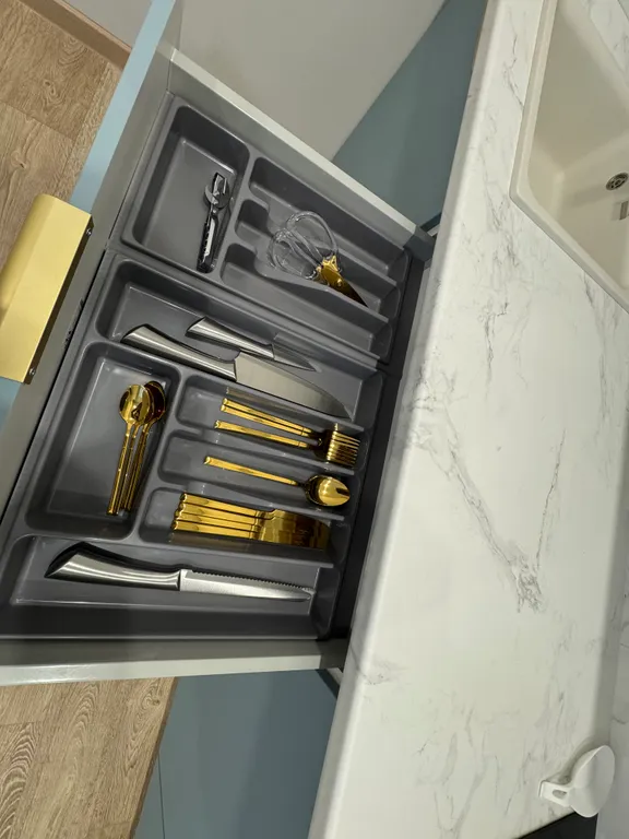 Видовая квартира с дизайнерским ремонтом на берегу реки в белых росах