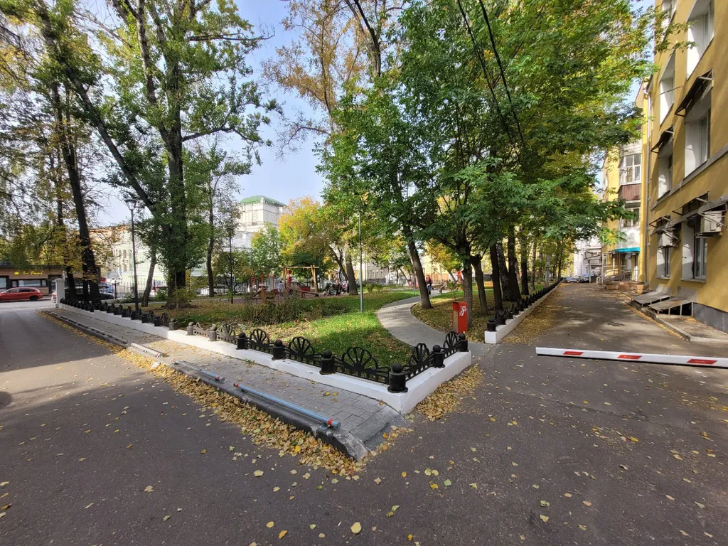 Лофт-6 синяя. Клёвая двухуровневая студия в центре.