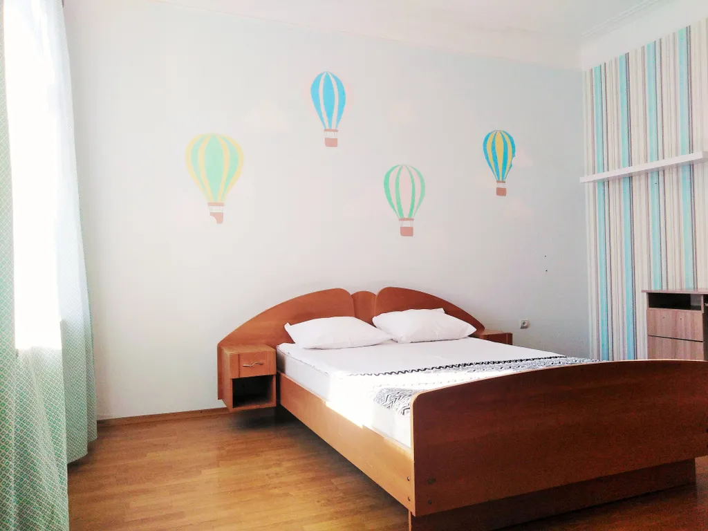 Квартира Квартира 3-комнатная сталинка с большой ванной рядом с набережной — Ярославль