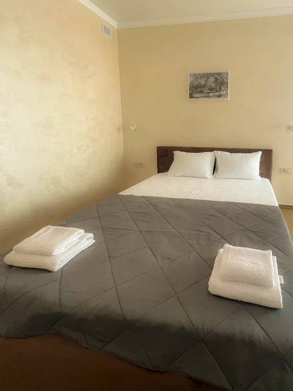 Двухкомнатный номер с видом на сад и бассейн