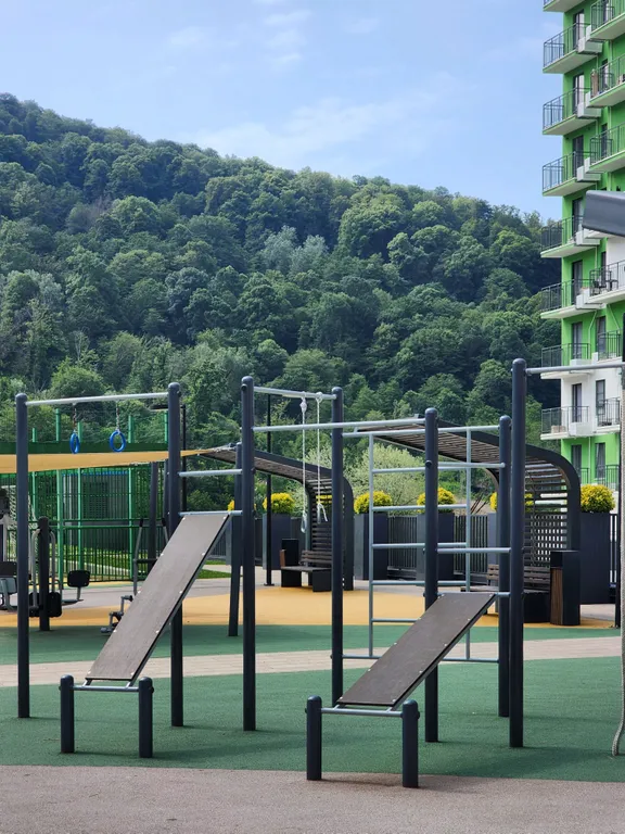 Студия у моря на высоком этаже