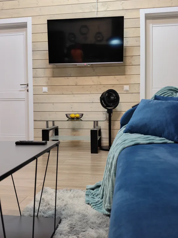 Уютный домик у леса с чаном