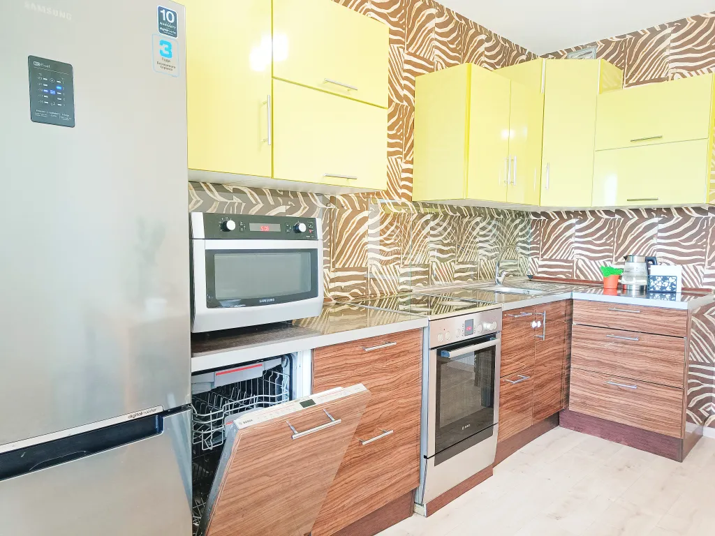 Двухкомнатная квартира на Склизкова