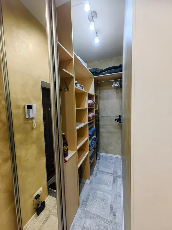 Апартаменты в курортном центре города с видом на озеро