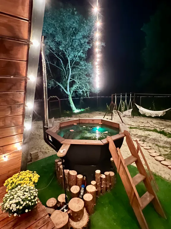 Уютный домик у леса