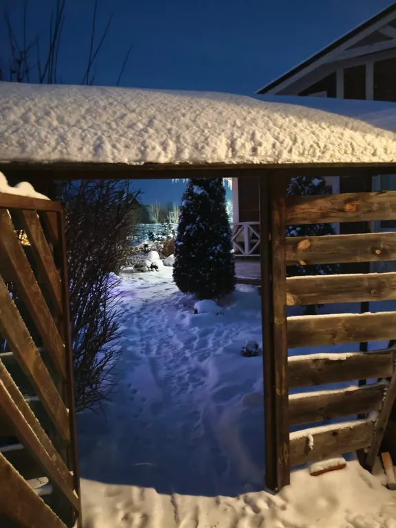 Двухкомнатный номер в доме с отдельным входом и санузлом