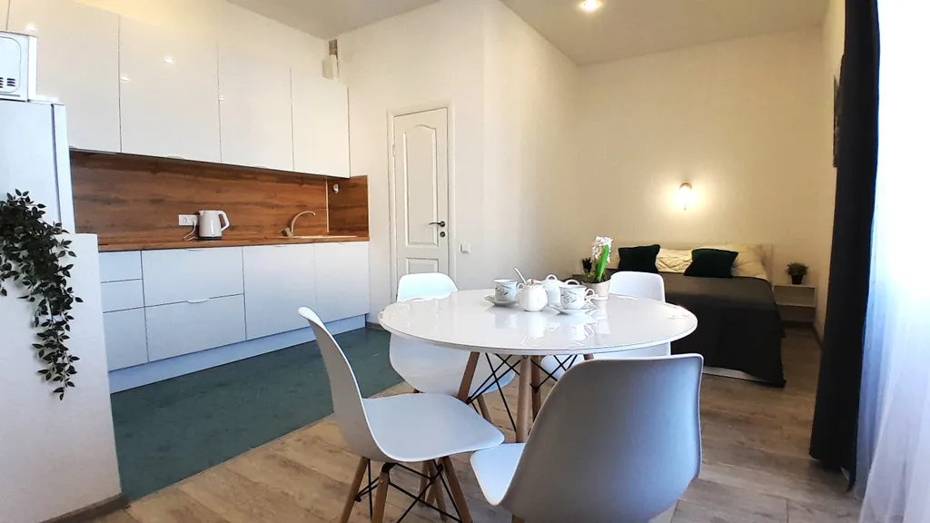 Квартира Квартира Студия Изумруд с новым ремонтом и новой мебелью — Севастополь