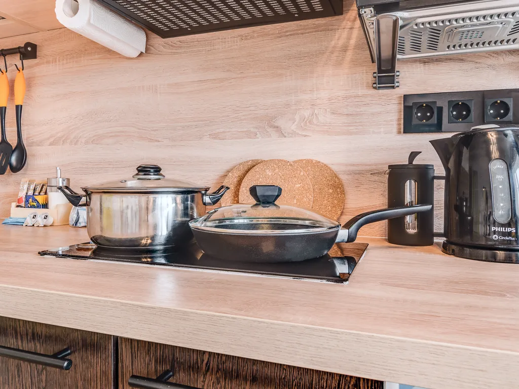 Новая студия, чистый подъезд, свежий ремонт, рядом аэропорт