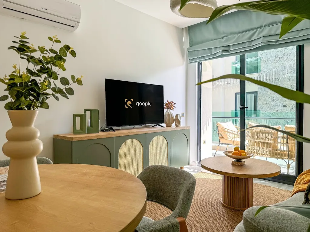 Дизайнерский апартамент Legend с частным пляжем