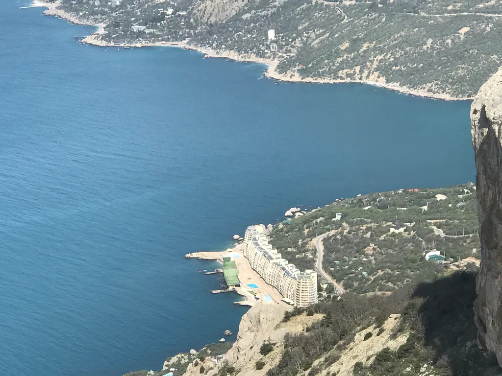 Апарт для семьи из 3 человек на берегу моря, с видовой террасой, кухней